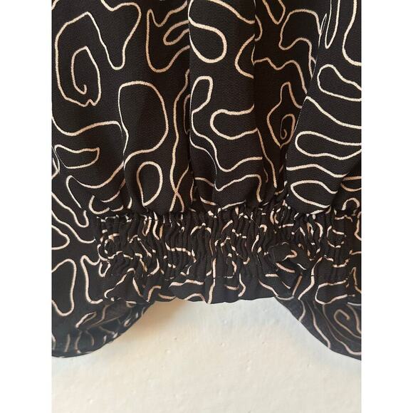 Sweet Rain Black & White Abstract Print Crop Top Blouse Size L - Picture 4 of 5